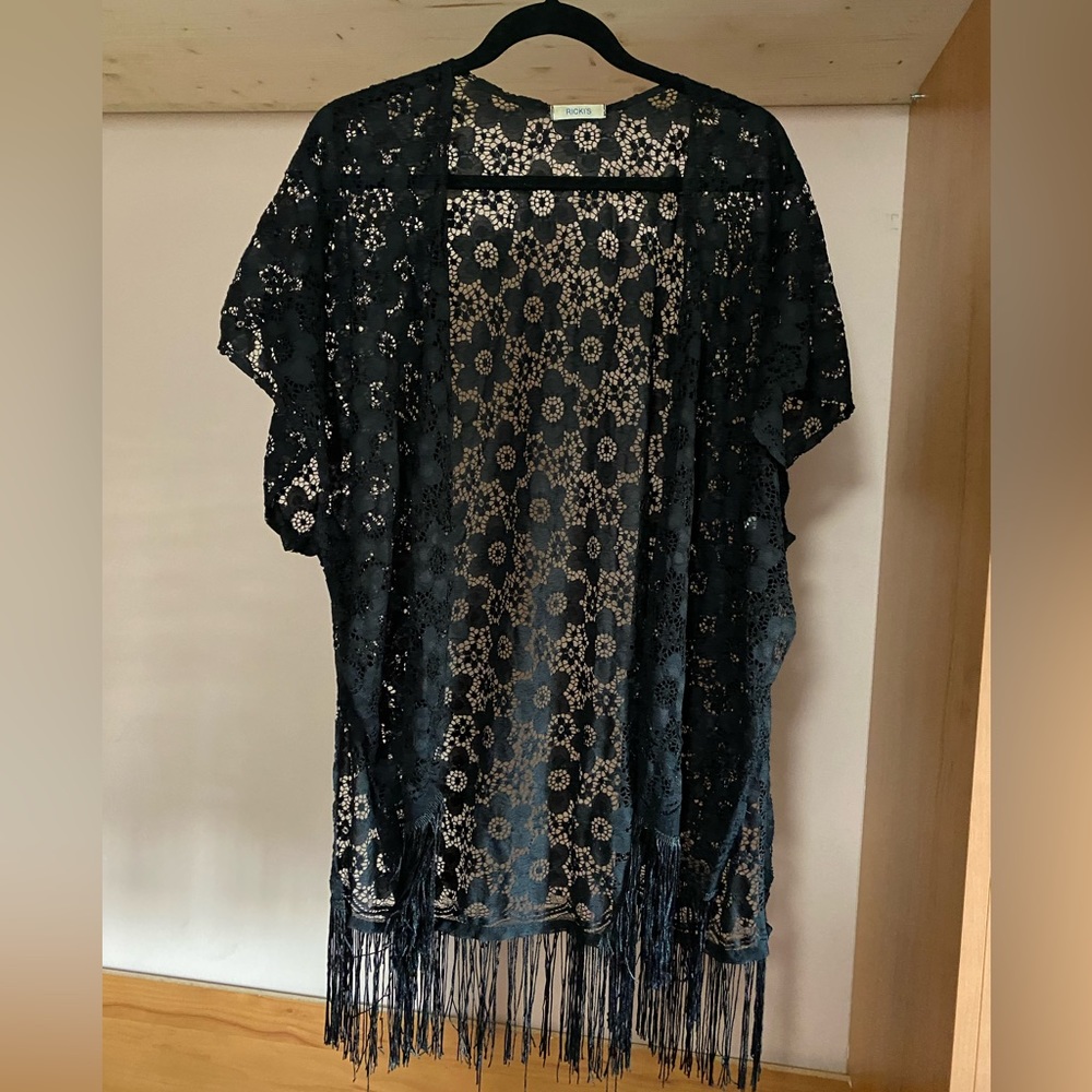 Floral Lace Shawl with Fringe | M